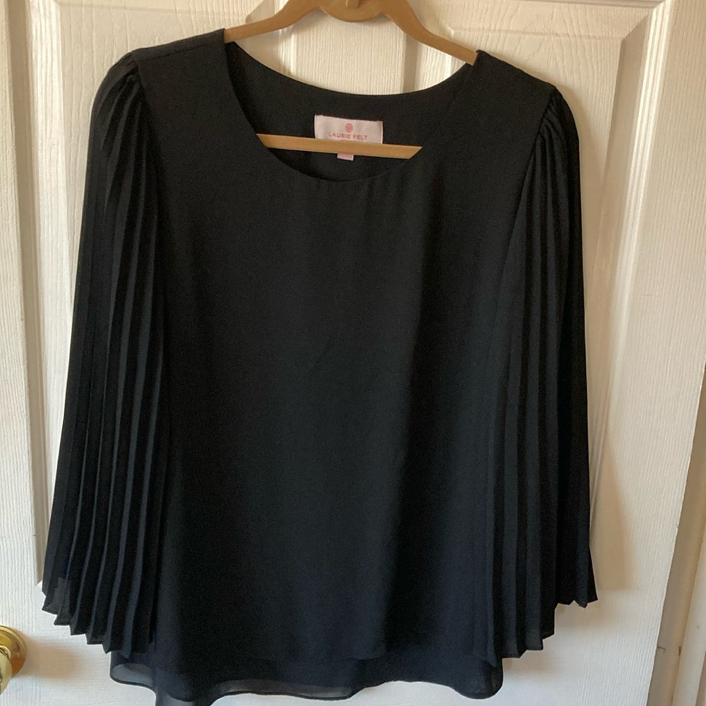 Laurie Felt size small black blouse